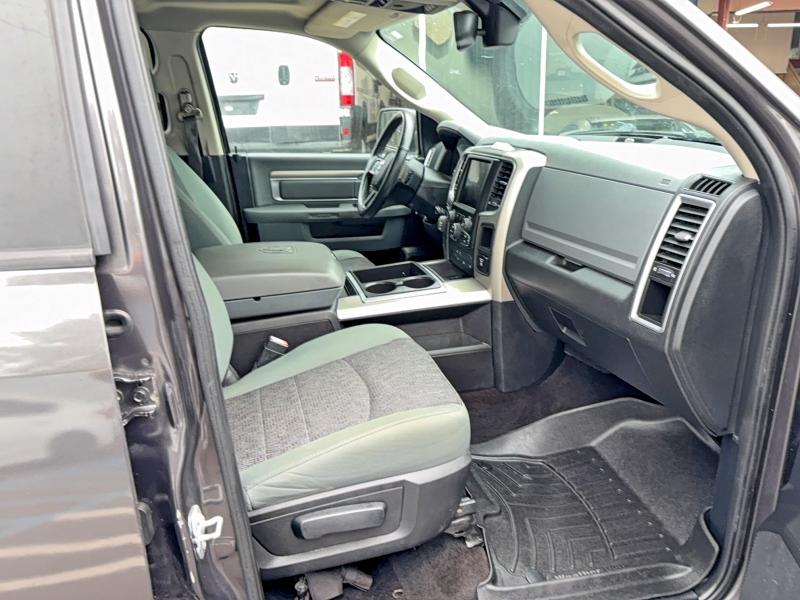 61037996 :رقم المزاد ، 1C6RR7LM8FS606896 vin ، 2015 Ram 1500 مزاد بيع