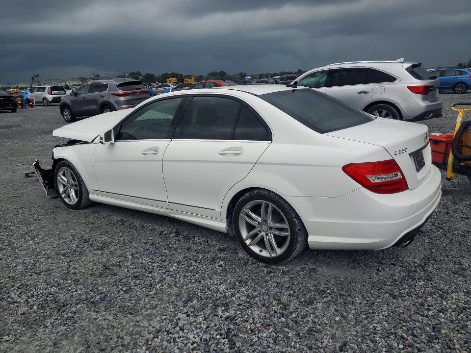 2013 Mercedes-benz C მანქანა იყიდება აუქციონზე, vin: WDDGF4HB4DR299235, აუქციონის ნომერი: 63099536
