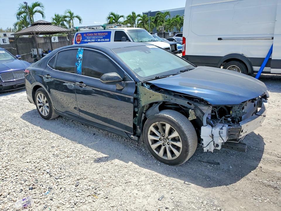 Продажа на аукционе авто 2018 Toyota Camry, vin: 4T1B11HK8JU560713, номер лота: 61552596