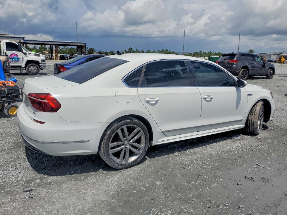 61491886 :رقم المزاد ، 1VWDT7A36HC018925 vin ، 2017 Volkswagen Passat مزاد بيع