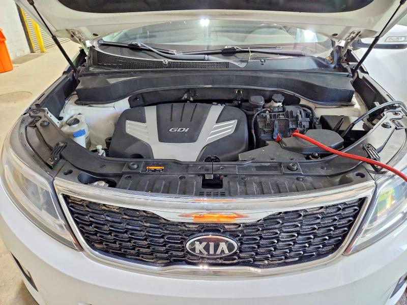 2015 Kia Sorento მანქანა იყიდება აუქციონზე, vin: 5XYKUDA7XFG562698, აუქციონის ნომერი: 61809816