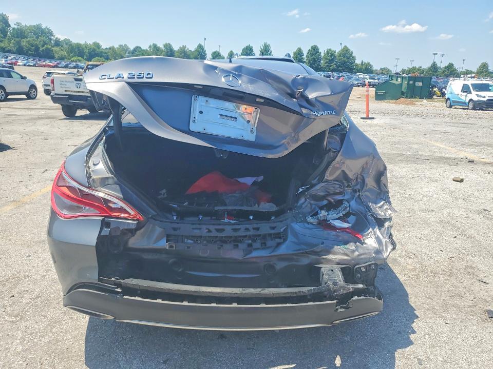 60874796 :رقم المزاد ، WDDSJ4GB2JN635235 vin ، 2018 Mercedes-benz Cla مزاد بيع