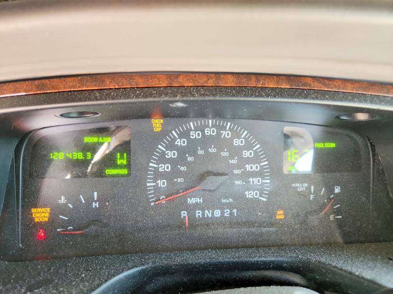 59534566 :رقم المزاد ، 1LNHM82WX1Y722520 vin ، 2001 Lincoln Town Car مزاد بيع