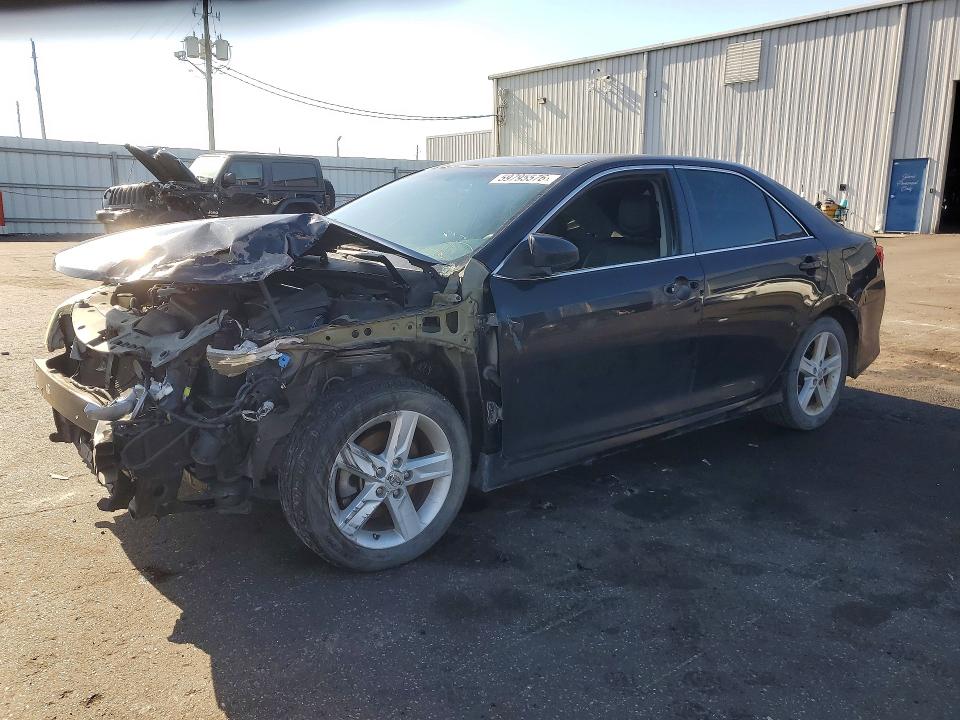 59795576 :رقم المزاد ، 4T1BF1FK9CU158576 vin ، 2012 Toyota Camry مزاد بيع