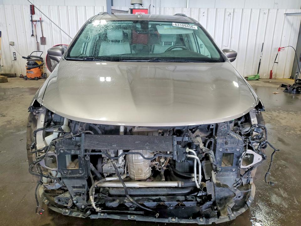 63109456 :رقم المزاد ، 2C4RC1EG6HR677047 vin ، 2017 Chrysler Pacifica مزاد بيع