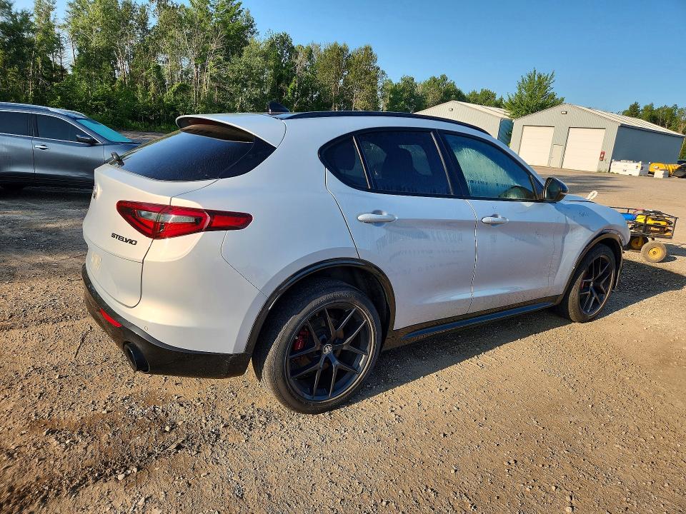 61854936 :رقم المزاد ، ZASPAKBN7L7C88053 vin ، 2020 Alfa Romeo Stelvio مزاد بيع
