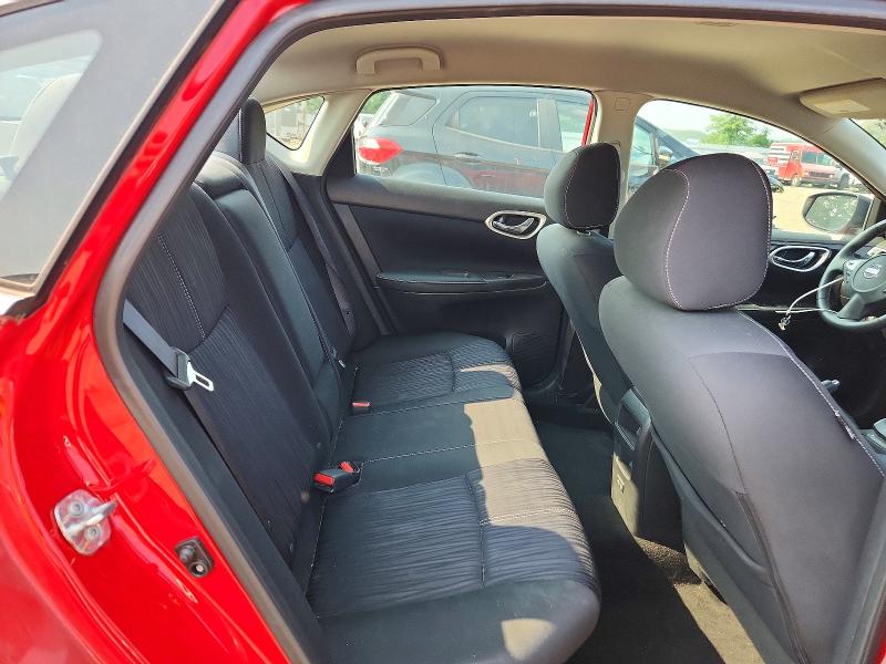 61476026 :رقم المزاد ، 3N1AB7AP4JY262472 vin ، 2018 Nissan Sentra مزاد بيع
