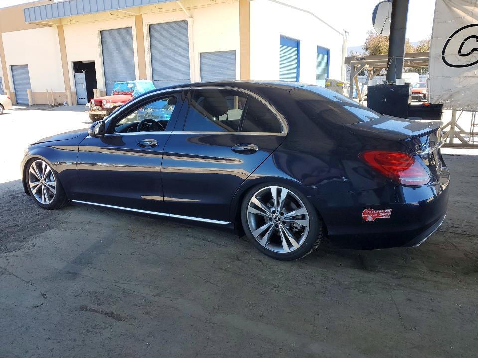 61858656 :رقم المزاد ، 55SWF4HB0HU223284 vin ، 2017 Mercedes-benz C مزاد بيع
