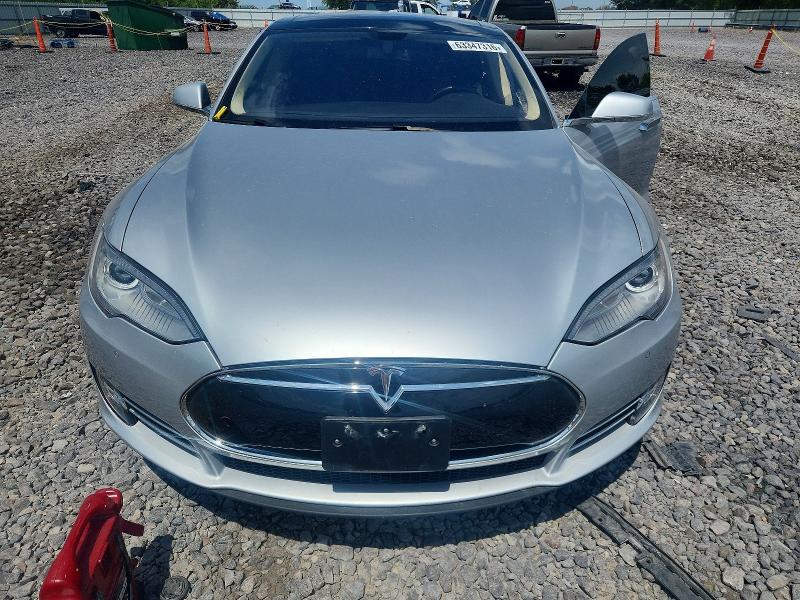 2014 Tesla Model S მანქანა იყიდება აუქციონზე, vin: 5YJSA1H17EFP49928, აუქციონის ნომერი: 63347316