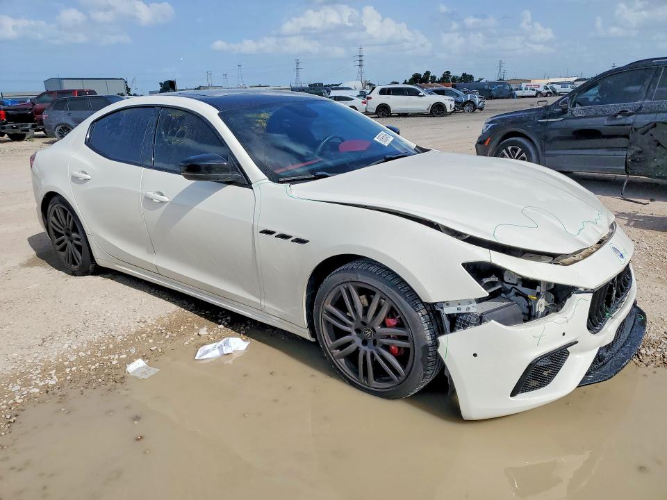 2021 Maserati Ghibli მანქანა იყიდება აუქციონზე, vin: ZAM57YSA4M1364665, აუქციონის ნომერი: 60865496