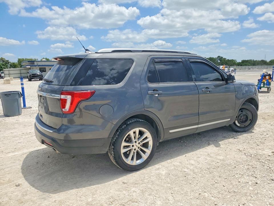62957736 :رقم المزاد ، 1FM5K7D82JGA97621 vin ، 2018 Ford Explorer مزاد بيع