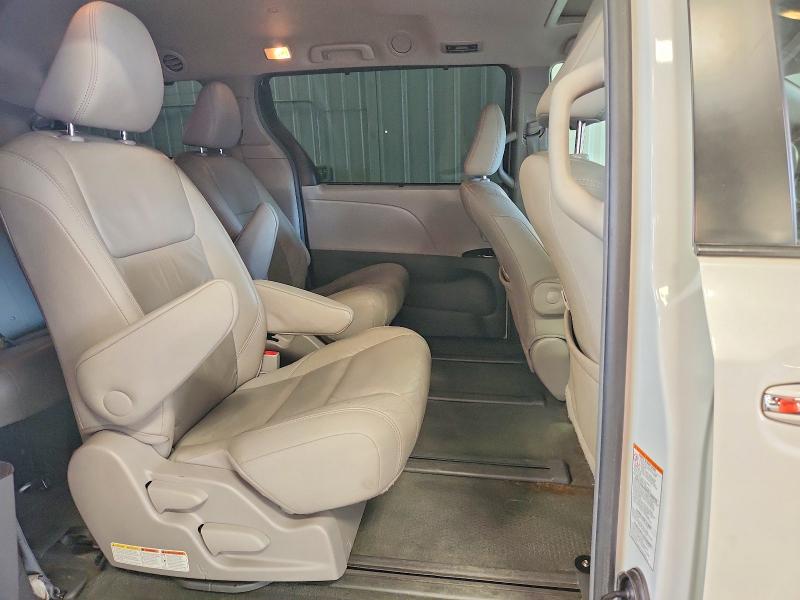 Продажа на аукционе авто 2017 Toyota Sienna, vin: 5TDDZ3DC5HS160929, номер лота: 62038676