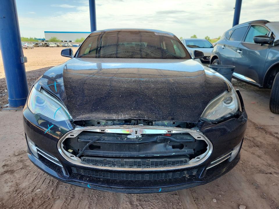 2013 Tesla Model S მანქანა იყიდება აუქციონზე, vin: 5YJSA1DP6DFP04598, აუქციონის ნომერი: 60368616