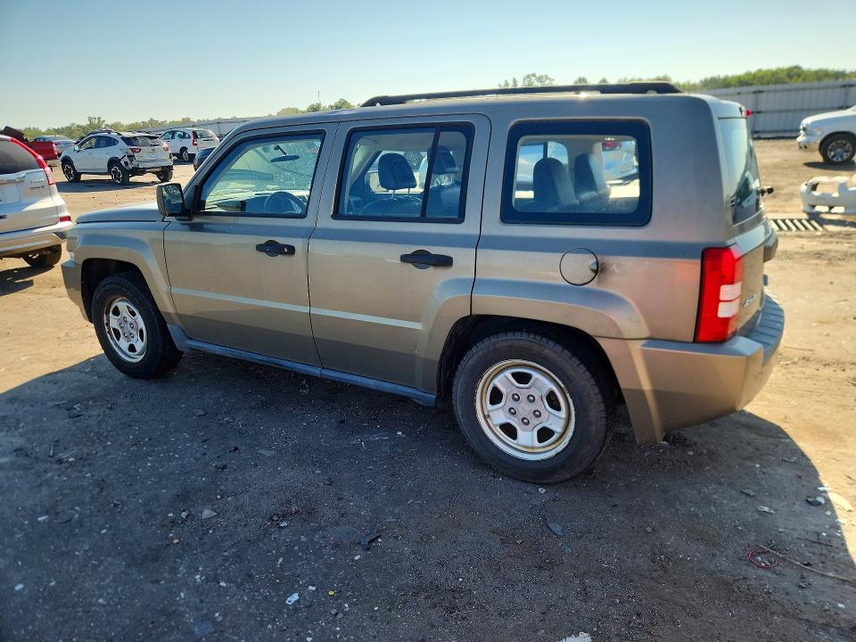 63073096 :رقم المزاد ، 1J8FF28W48D511429 vin ، 2008 Jeep Patriot مزاد بيع