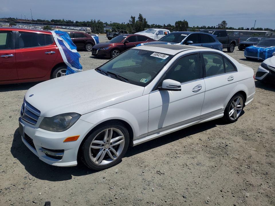 Продажа на аукционе авто 2013 Mercedes-benz C, vin: WDDGF8AB2DG147922, номер лота: 58845136