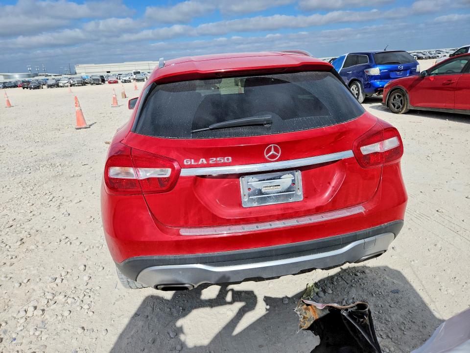62685606 :رقم المزاد ، WDCTG4EB0LU023456 vin ، 2020 Mercedes-benz Gla مزاد بيع