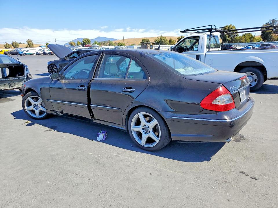 60063976 :رقم المزاد ، WDBUF56XX7B033246 vin ، 2007 Mercedes-benz E مزاد بيع