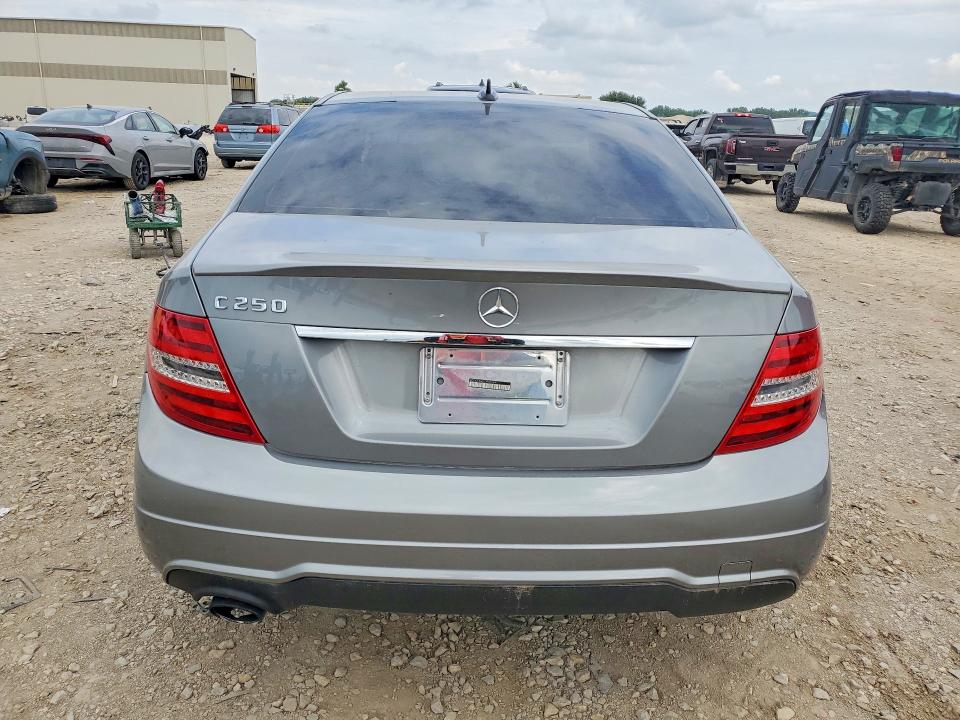 2013 Mercedes-benz C მანქანა იყიდება აუქციონზე, vin: WDDGF4HB0DR300591, აუქციონის ნომერი: 63215366