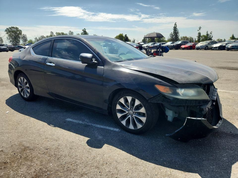 61939316 :رقم المزاد ، 1HGCT1B80DA010106 vin ، 2013 Honda Accord مزاد بيع