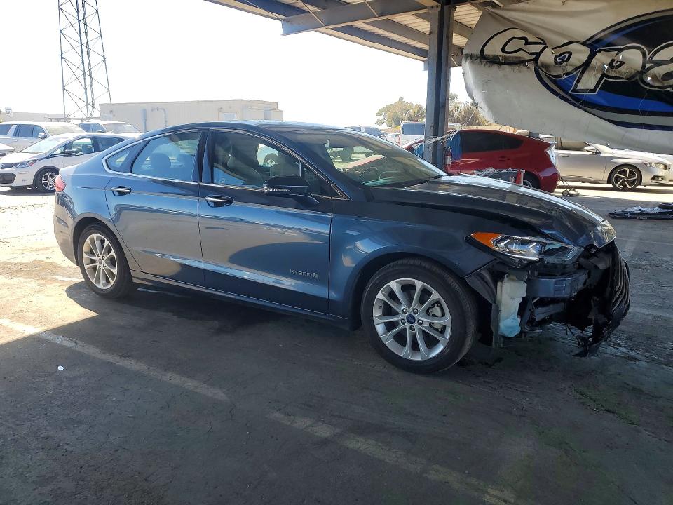 59907946 :رقم المزاد ، 3FA6P0MU9KR135666 vin ، 2019 Ford Fusion مزاد بيع
