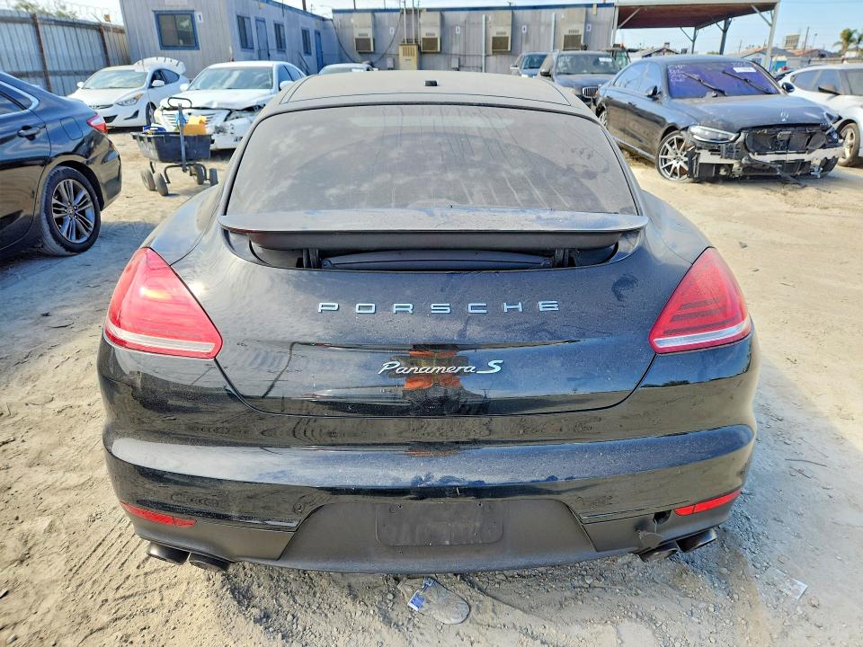 61624736 :رقم المزاد ، WP0AD2A70FL040716 vin ، 2015 Porsche Panamera مزاد بيع