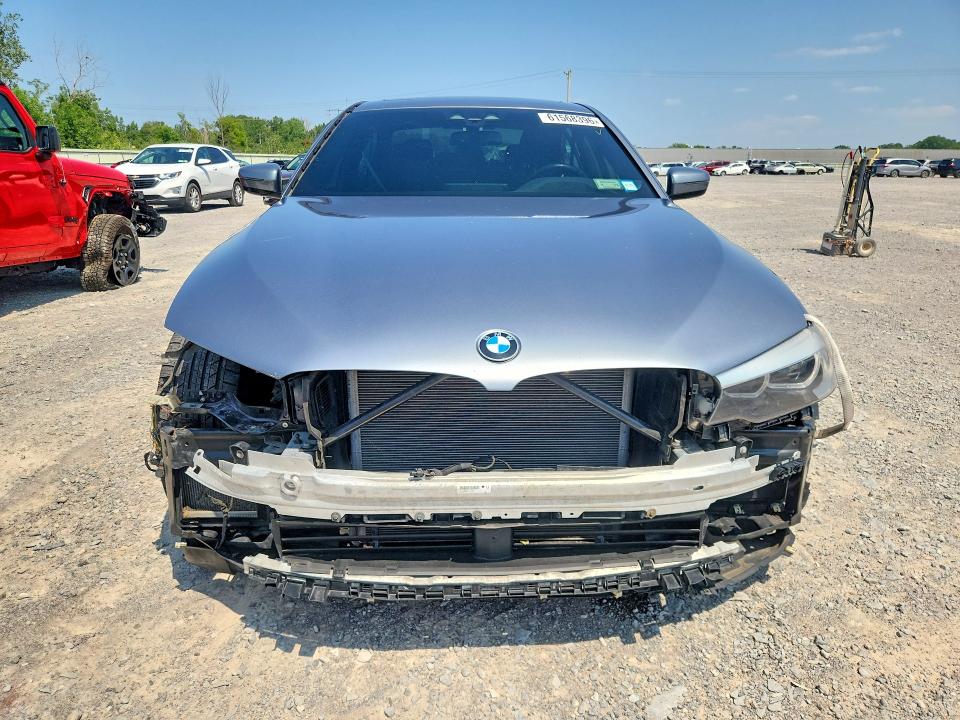 61568396 :رقم المزاد ، WBAJA7C5XJWA74543 vin ، 2018 Bmw 530 مزاد بيع