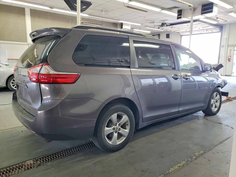 61818736 :رقم المزاد ، 5TDKK3DC7FS626479 vin ، 2015 Toyota Sienna مزاد بيع