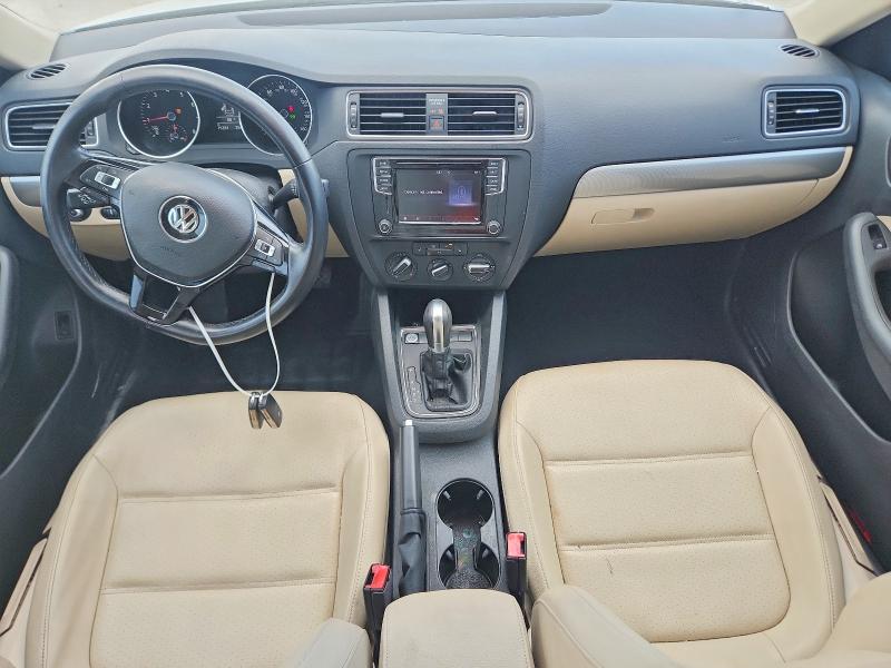 85607065 :رقم المزاد ، 3VWDB7AJ4HM399285 vin ، 2017 Volkswagen Jetta مزاد بيع