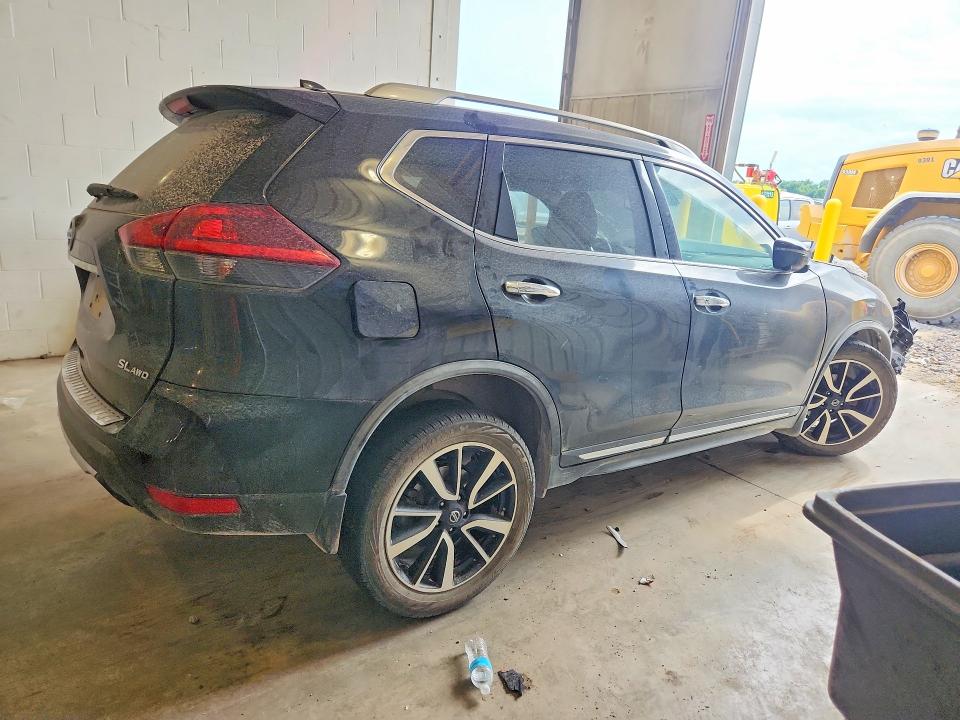 Продажа на аукционе авто 2018 Nissan Rogue, vin: JN8AT2MVXJW330504, номер лота: 61723716