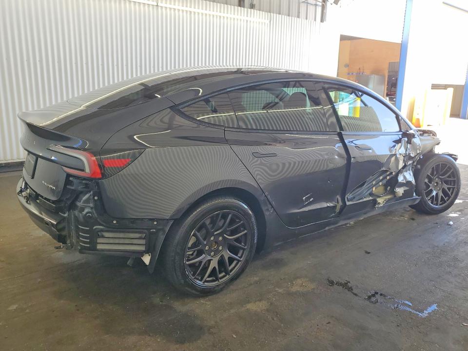 48987946 :رقم المزاد ، 5YJ3E1EB2SF899947 vin ، 2025 Tesla Model 3 مزاد بيع