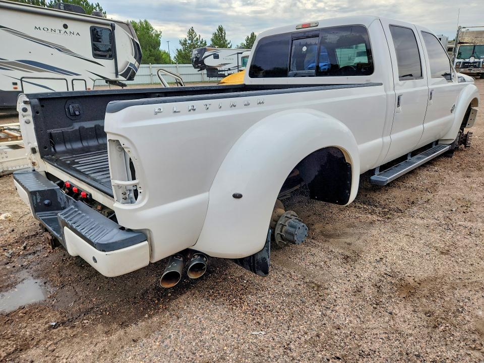 60422846 :رقم المزاد ، 1FT8W4DT9FEC35215 vin ، 2015 Ford F450 مزاد بيع