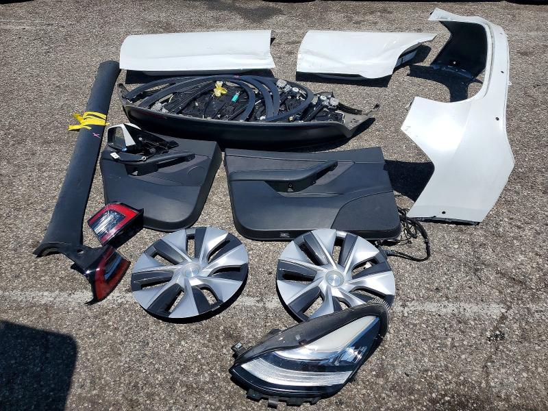 Aukcja sprzedaży 2022 Tesla Model Y, vin: 7SAYGAEE9NF465526, numer aukcji: 61572826