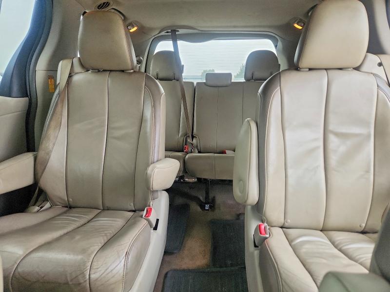 61862106 :رقم المزاد ، 5TDDK3DC6ES072021 vin ، 2014 Toyota Sienna مزاد بيع
