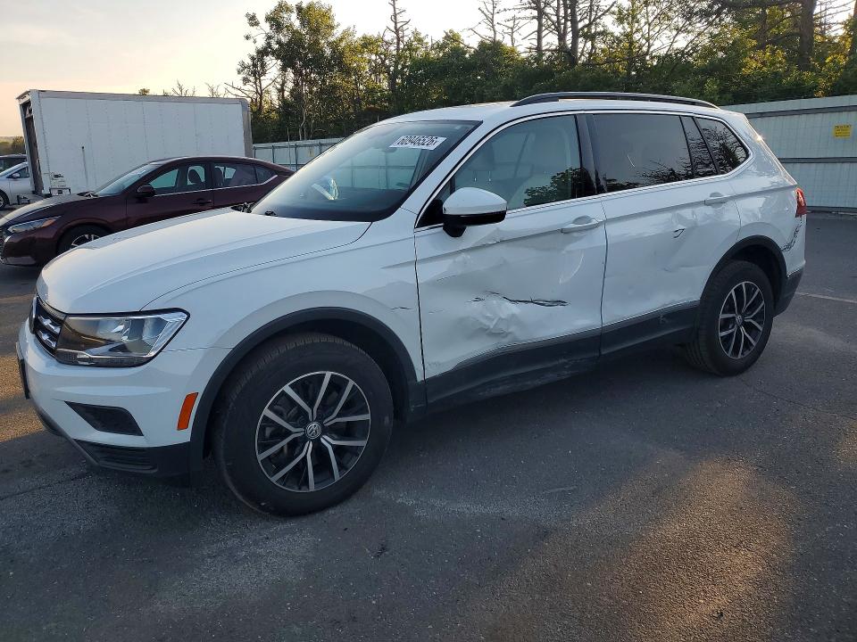 60946526 :رقم المزاد ، 3VV2B7AX5MM086613 vin ، 2021 Volkswagen Tiguan مزاد بيع