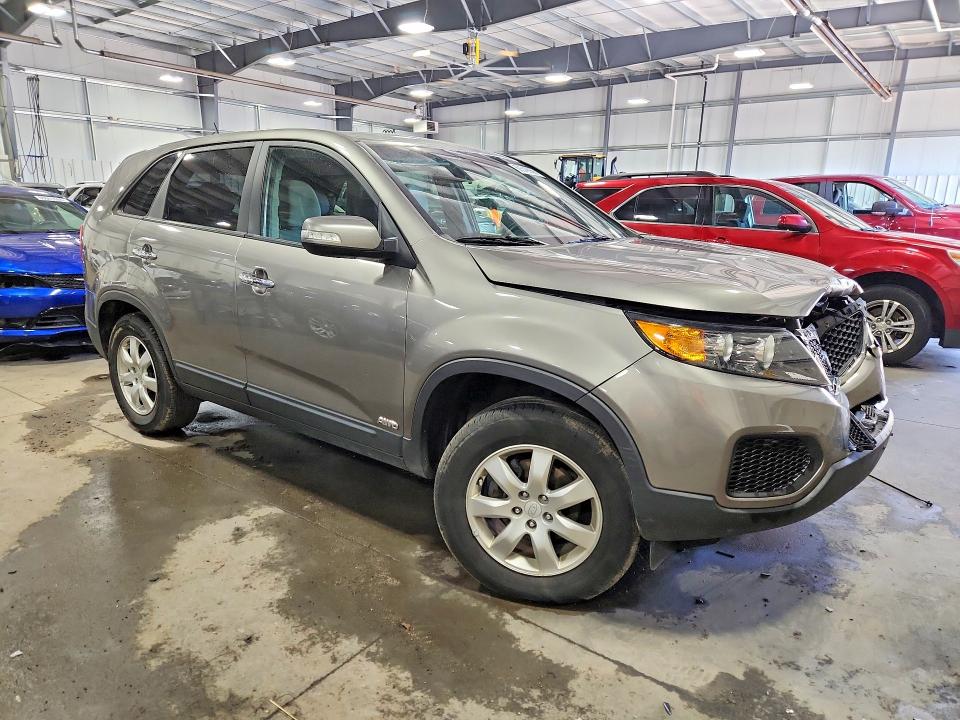60549556 :رقم المزاد ، 5XYKTCA18BG013133 vin ، 2011 Kia Sorento مزاد بيع
