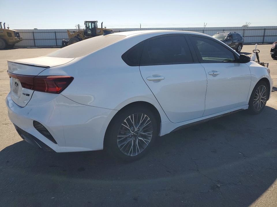 2022 Kia Forte მანქანა იყიდება აუქციონზე, vin: 3KPF54AD7NE429218, აუქციონის ნომერი: 60041776