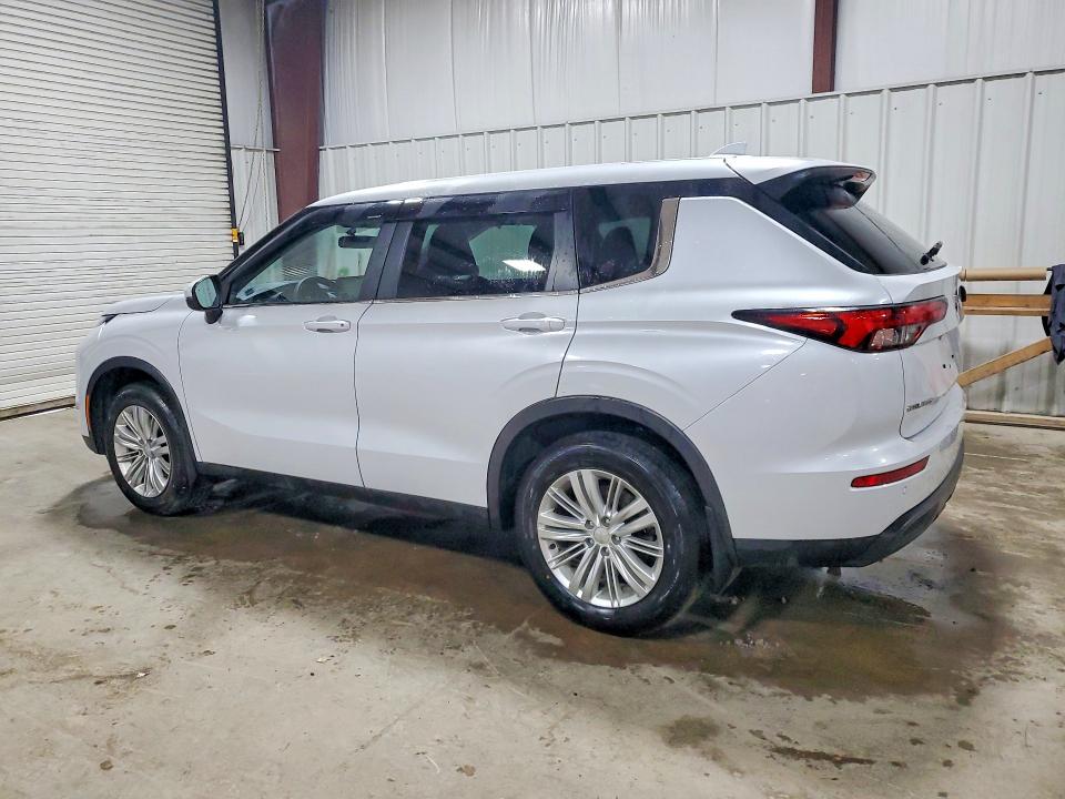 60250806 :رقم المزاد ، JA4J4TA87NZ040832 vin ، 2022 Mitsubishi Outlander مزاد بيع