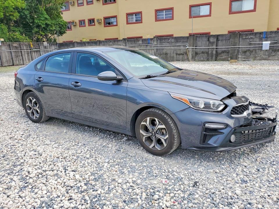 2020 Kia Forte მანქანა იყიდება აუქციონზე, vin: 3KPF24AD4LE185887, აუქციონის ნომერი: 62418586
