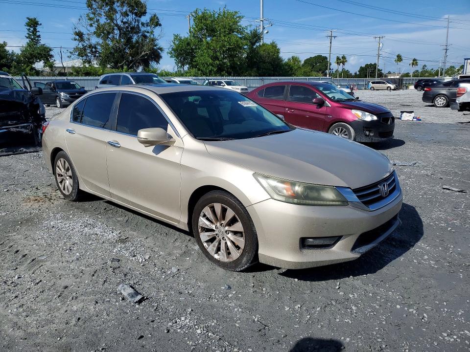 61844116 :رقم المزاد ، 1HGCR2F80EA071309 vin ، 2014 Honda Accord مزاد بيع