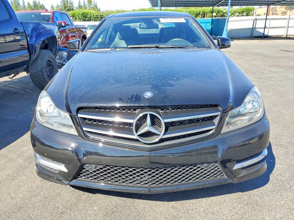 Продажа на аукционе авто 2012 Mercedes-benz C, vin: WDDGJ5HB9CF775502, номер лота: 63180986