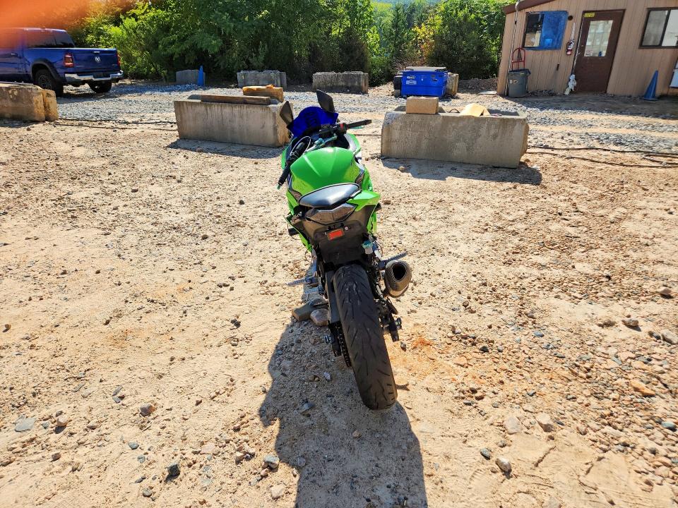 61222346 :رقم المزاد ، JKAEX8B19FDA21837 vin ، 2015 Kawasaki Ex300 مزاد بيع