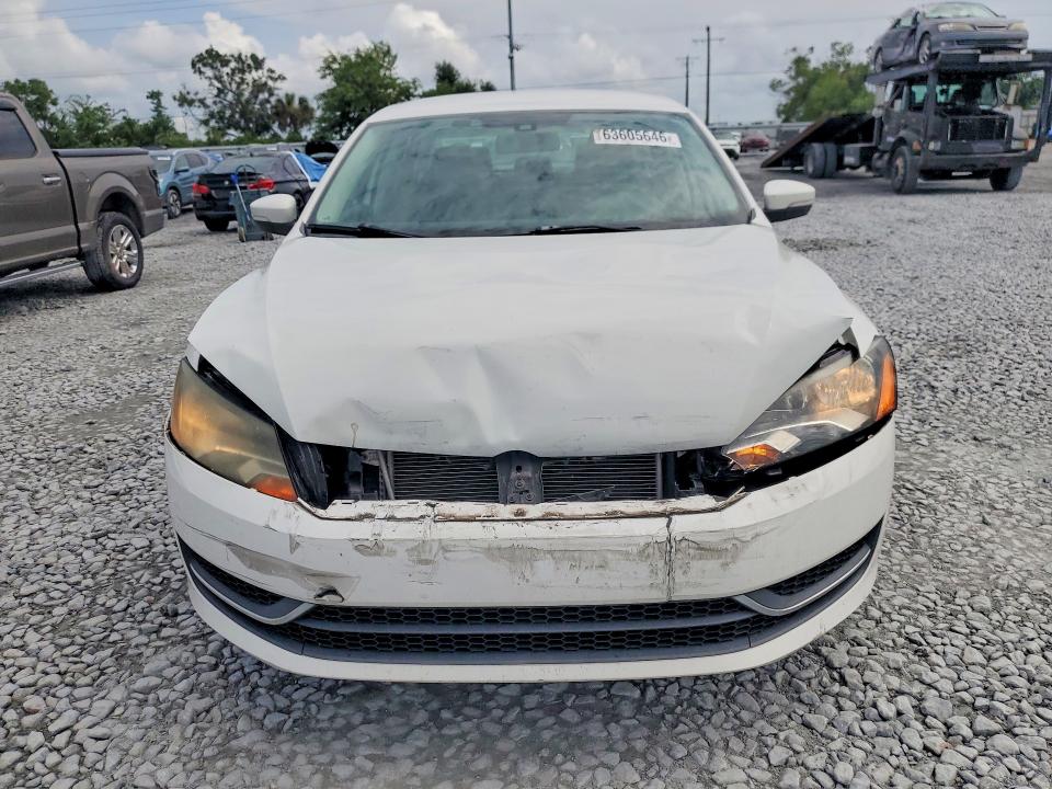 63605646 :رقم المزاد ، 1VWAS7A31FC030628 vin ، 2015 Volkswagen Passat مزاد بيع