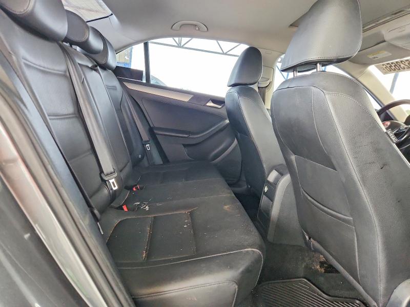 62523656 :رقم المزاد ، 3VWDB7AJ7HM395781 vin ، 2017 Volkswagen Jetta مزاد بيع