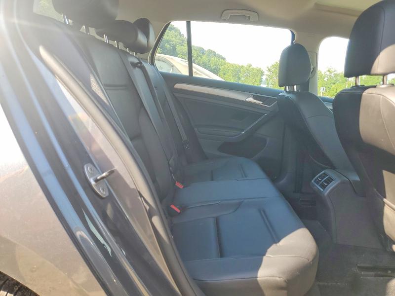61558166 :رقم المزاد ، 3VW117AU5HM040110 vin ، 2017 Volkswagen Golf مزاد بيع