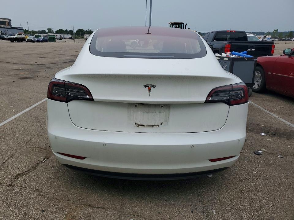 62534406 :رقم المزاد ، 5YJ3E1EA2JF023109 vin ، 2018 Tesla Model 3 مزاد بيع