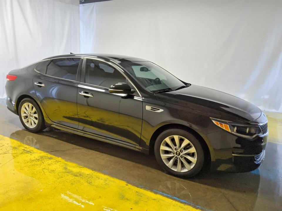 Продажа на аукционе авто 2016 Kia Optima, vin: 5XXGU4L38GG086585, номер лота: 60135596