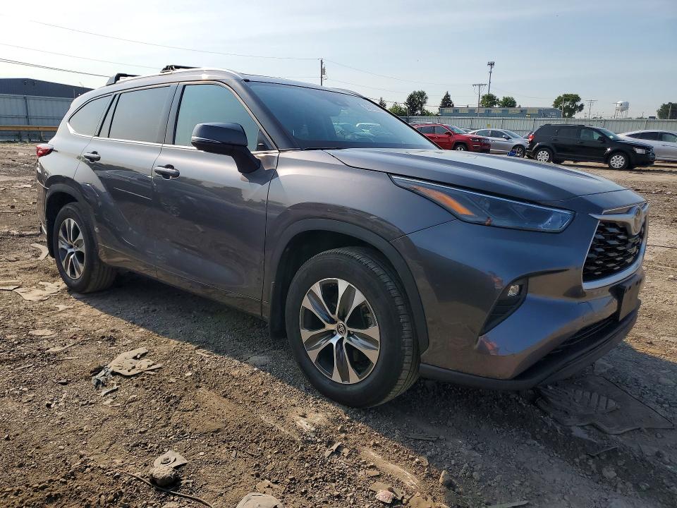 60815006 :رقم المزاد ، 5TDHZRBH6NS219100 vin ، 2022 Toyota Highlander مزاد بيع