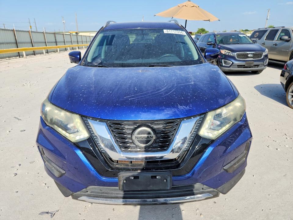 61717356 :رقم المزاد ، 5N1AT2MT5JC704640 vin ، 2018 Nissan Rogue مزاد بيع