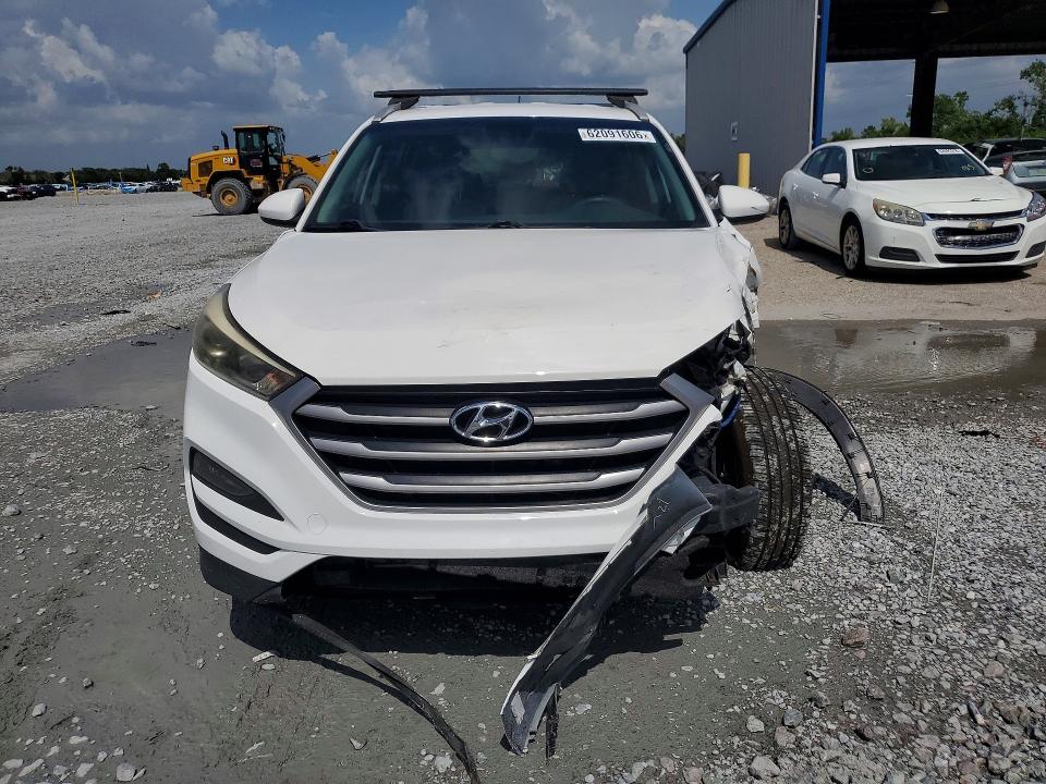 62091606 :رقم المزاد ، KM8J33A4XHU488372 vin ، 2017 Hyundai Tucson مزاد بيع