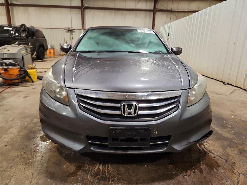 61503516 :رقم المزاد ، 1HGCP2F83BA053212 vin ، 2011 Honda Accord مزاد بيع